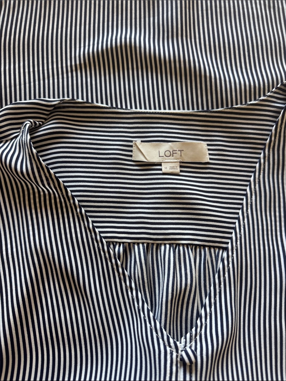 Loft Striped V-Neck Flutter Sleeve Top - Black & White size M - Picture 9 of 10